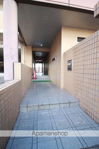 パークサイドナオイの玄関写真