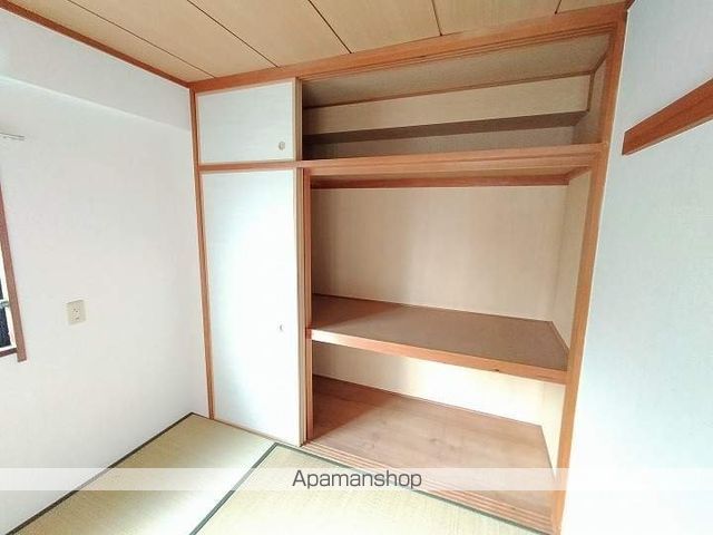 メゾンドールIの内装写真
