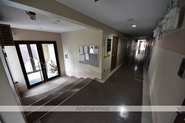 ホークメゾン札幌2号館の玄関写真