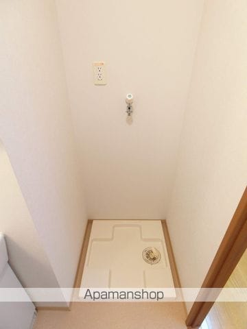 袋井市 3階建 築18年の内装写真