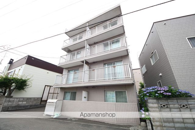 アローム南郷の外観写真