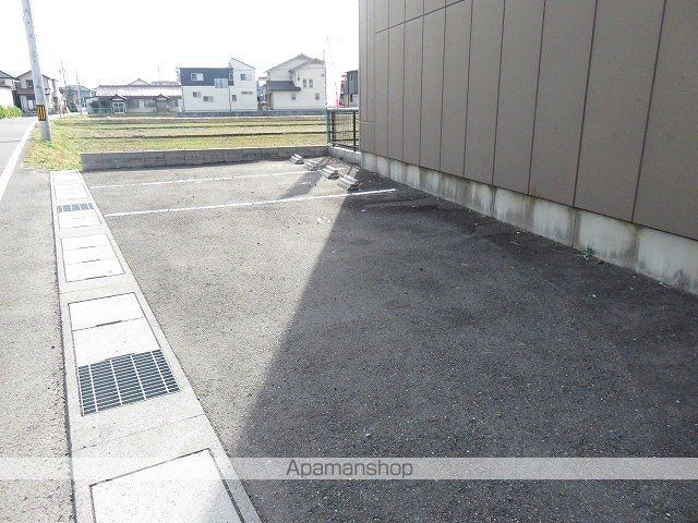 【岐阜市六条片田のアパートの写真】