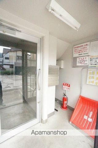 ラポート西宮の沢の玄関写真