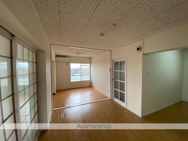 ヴィラ・アンソレイエ寺井町の内装写真