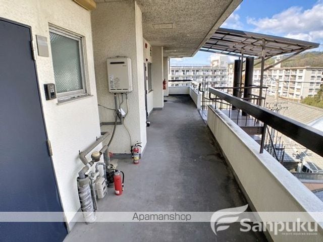 アカデミア横河原駅前の玄関写真