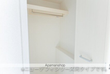 ＢＩＺ　Ａ[1K/33.2m2]の収納