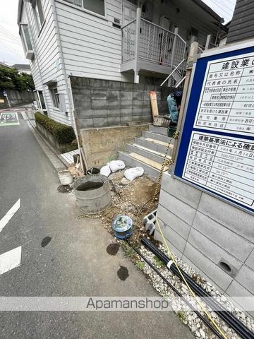 CRASTINE西堀8丁目Bの玄関写真