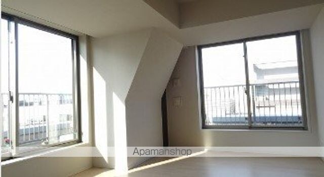 コスモリード市ヶ谷払方町[1LDK/54.46m2]のリビング・居間