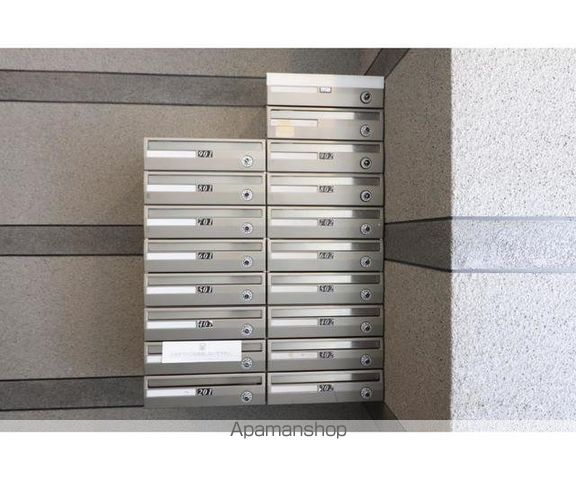 ウィング瓦町の玄関写真