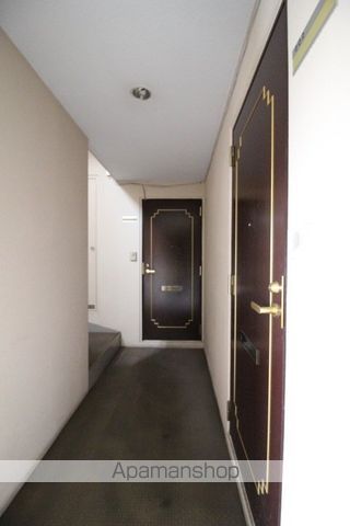 奥田ビルの玄関写真