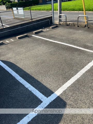 パークコート[2LDK/60.45m2]の駐車場