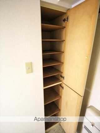 ＭＴビル山越[1K/26.99m2]の玄関