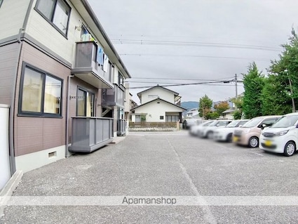 カーサ・ＹＯＵ[2DK/47.07m2]の駐車場2