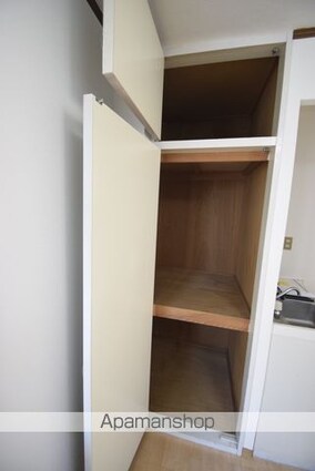 グレース武蔵浦和[1R/18m2]の収納