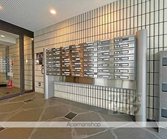 御幸町パークハイムの玄関写真