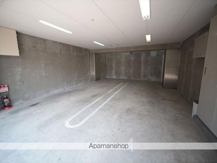 ホワイトヒルズ[1K/22.12m2]の駐車場