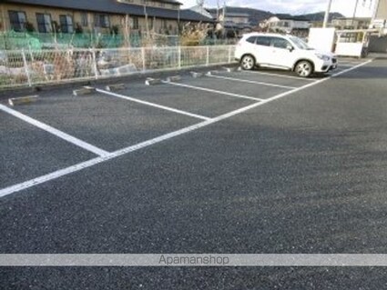レオパレスロハスＤ[1K/21.81m2]の駐車場