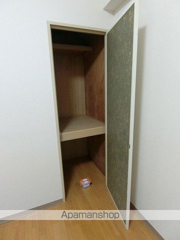 ベルシャイン竹原Aの内装写真