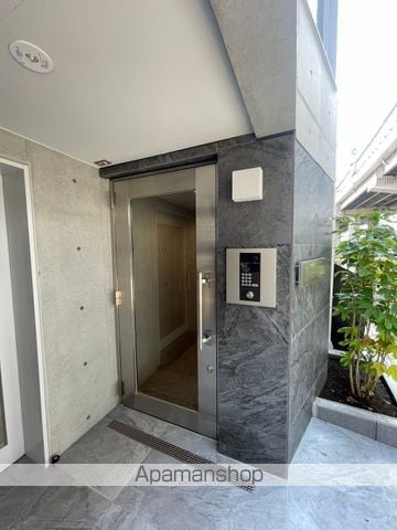 アレス板橋本町の玄関写真