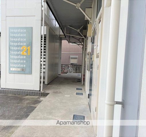 レオパレスゴットインの玄関写真