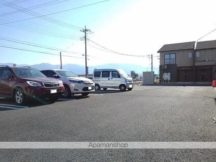 ベル　プレーヌ　ドゥ[1R/40.09m2]の駐車場