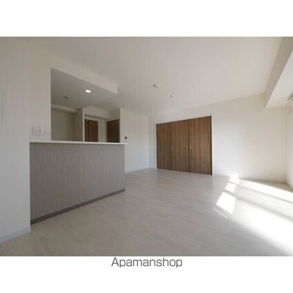 プレスティ則武[2LDK/69.78m2]のリビング・居間2