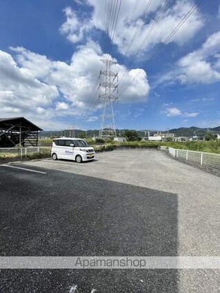 ＤーＲｏｏｍ　ウィステリア　Ｂ棟[1R/29.44m2]の駐車場2