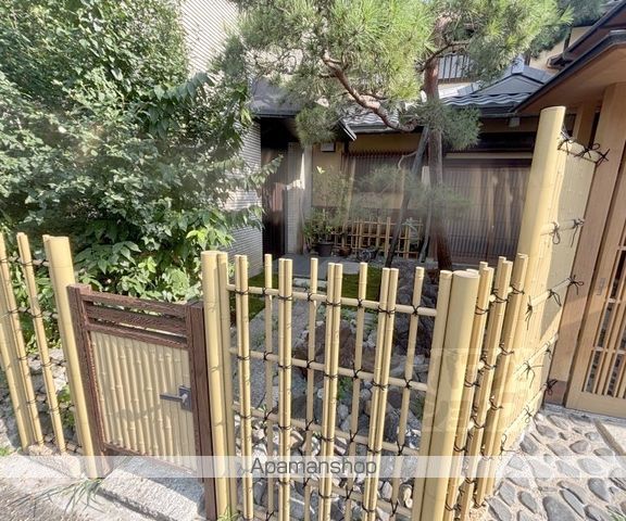 桂野里町貸家の玄関写真