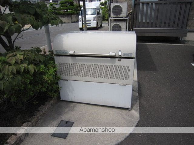 モナリエ多治米の玄関写真