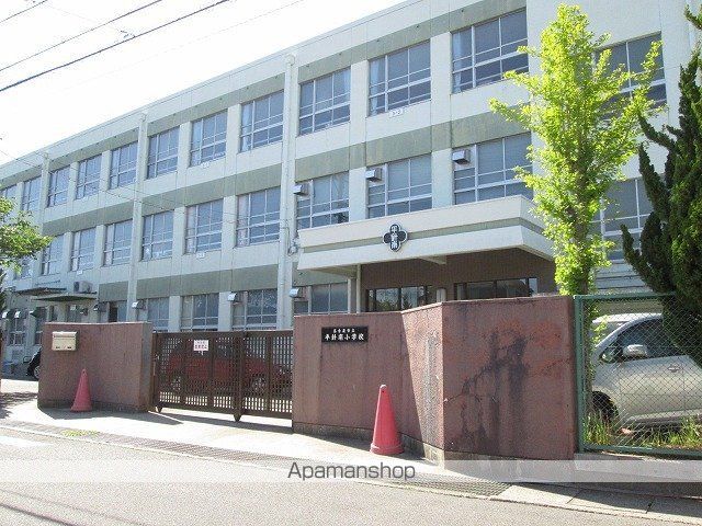 グレイシャスの周辺写真