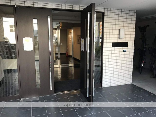 TINY GROVEの玄関写真