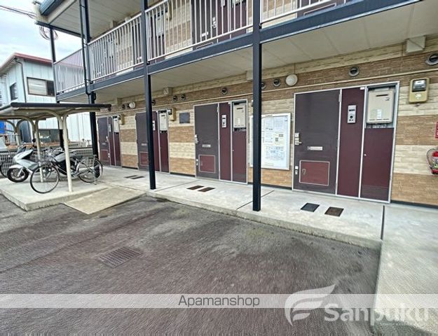 レオパレスエクレール松山の玄関写真