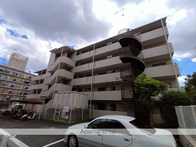香里ヶ丘II番館の玄関写真