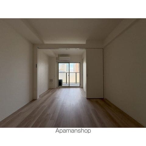 コンフォリア・リヴ淡路町一丁目の内装写真