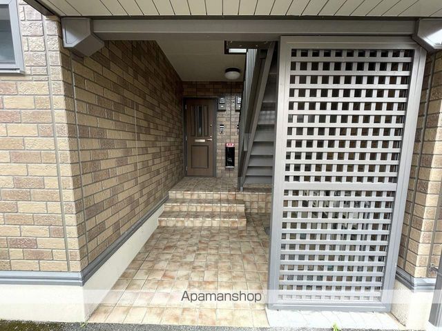 ウィルモアKの玄関写真