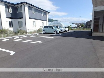 ワーズワースＢ[1LDK/51.29m2]の駐車場