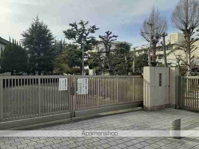 アドナイールCの周辺写真
