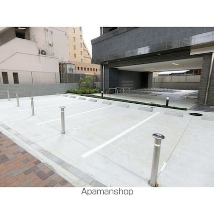 ディアレイシャス浅間町ＩＩＩ[1K/21.66m2]の駐車場