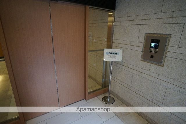 ザ・パークハビオ新宿の玄関写真