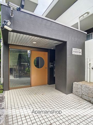 ヴァンテアン東山の玄関写真
