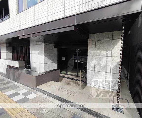 プレミスト京都五条の玄関写真