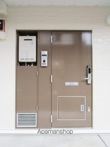 レオパレスハイツ笛吹の玄関写真