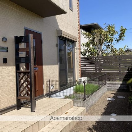 サンガーデン甲賀[2LDK/64.92m2]のエントランス2