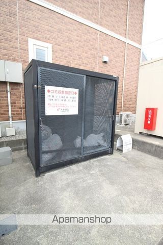 OAZO B棟の外観写真