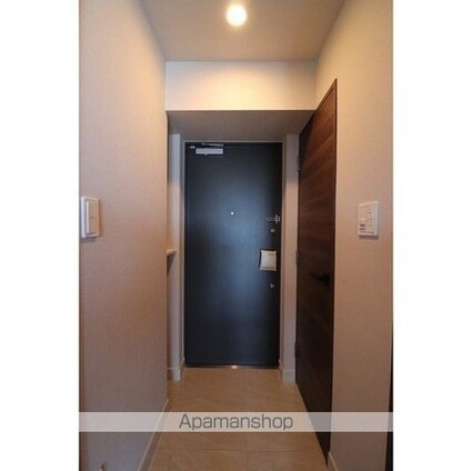 ルジェンテ・バリュ上野根岸[2LDK/50.97m2]の玄関