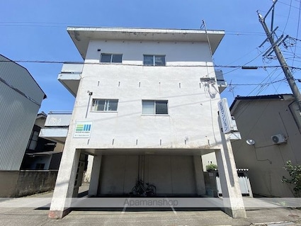 足羽マンション[2K/34m2]の外観2