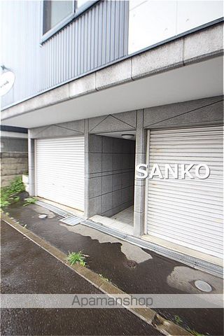 クレセリア新川の玄関写真