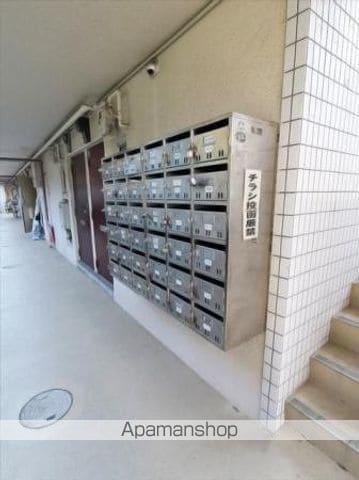 ハイジュネスの玄関写真