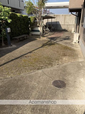 ハイカムール新居の外観写真