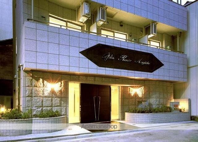 ガーラ神田淡路町の玄関写真